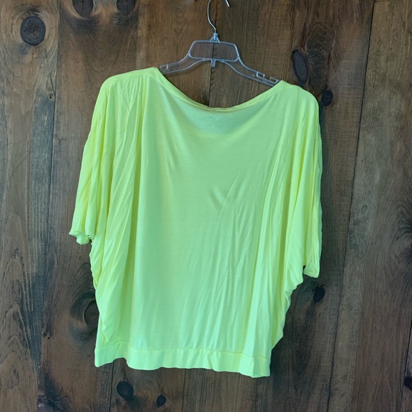 Lightweight bat sleeve t-shirt - Picture 2 of 3